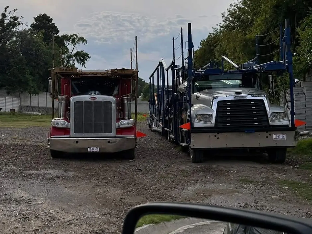 Tractocamiones de la flota de Traslados Carbox